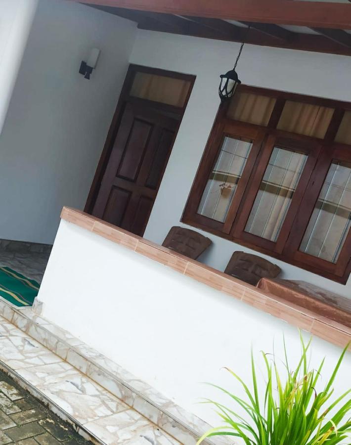 River Side Holiday Inn Weligama Exterior photo