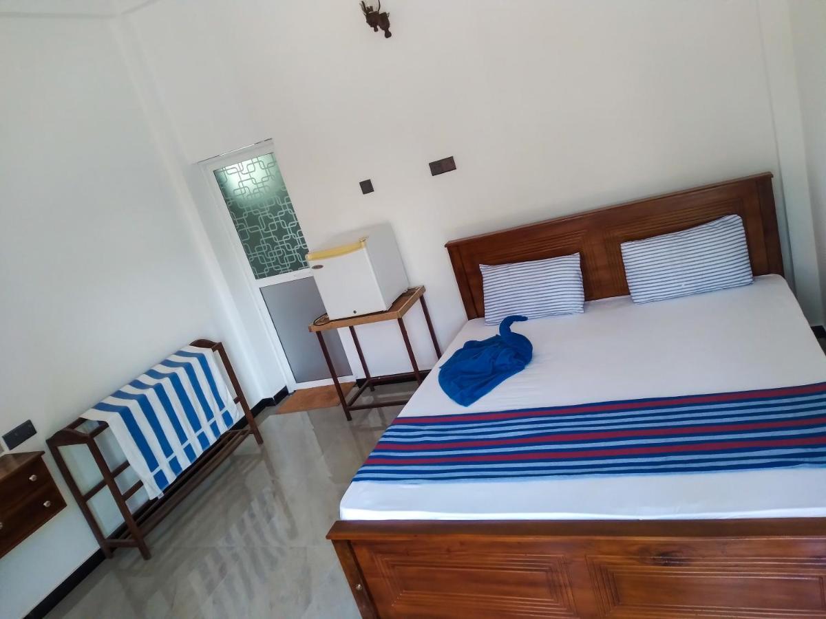 River Side Holiday Inn Weligama Exterior photo