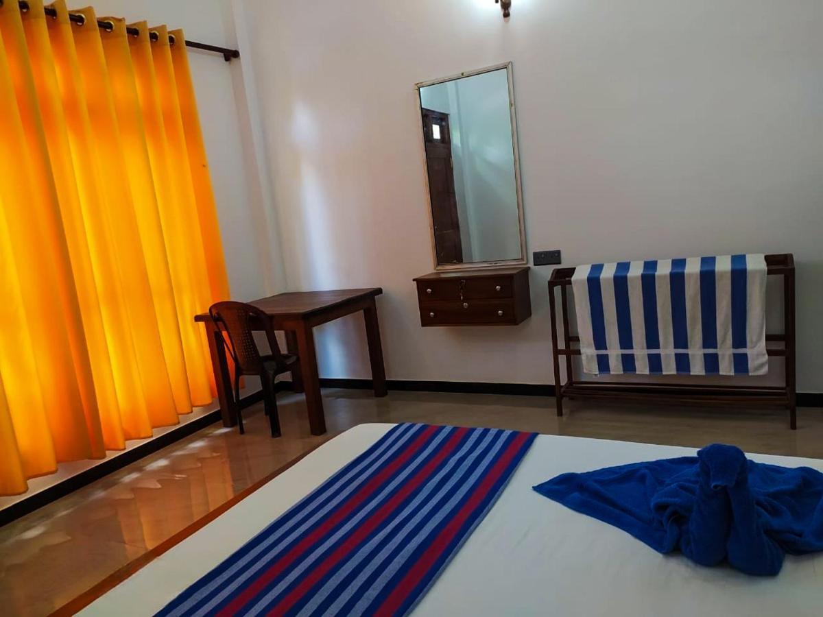 River Side Holiday Inn Weligama Exterior photo