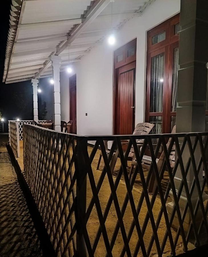 River Side Holiday Inn Weligama Exterior photo